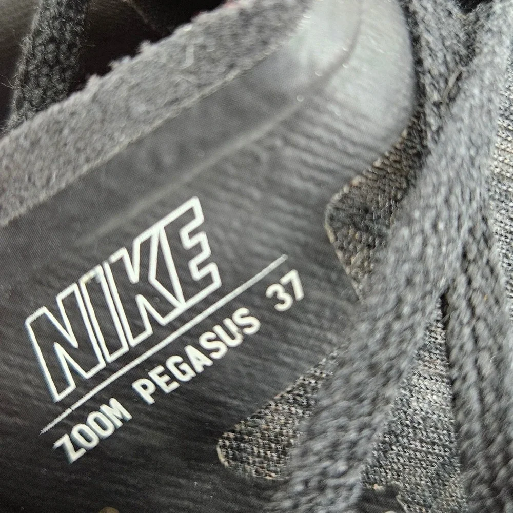 Nike good gently